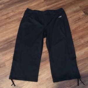 Black cropped lounge pants